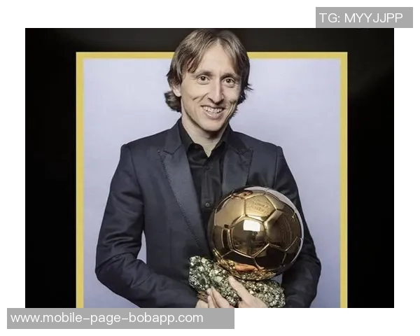 米兰2526赛季全家福揭晓阿莱格里与莫德里奇同框引发热议